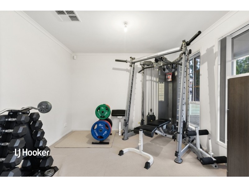 4 Glanville Crescent, Gulfview Heights SA 5096