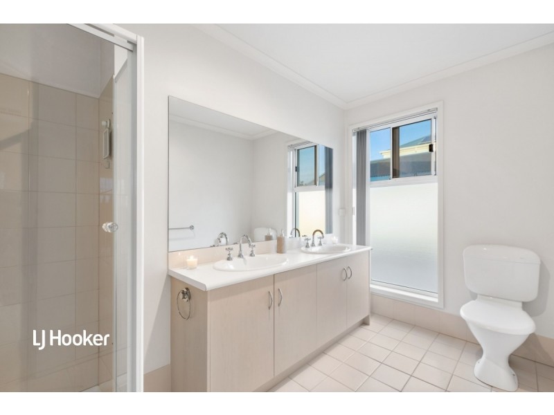 4 Glanville Crescent, Gulfview Heights SA 5096