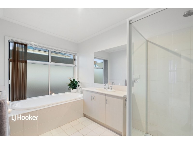 4 Glanville Crescent, Gulfview Heights SA 5096