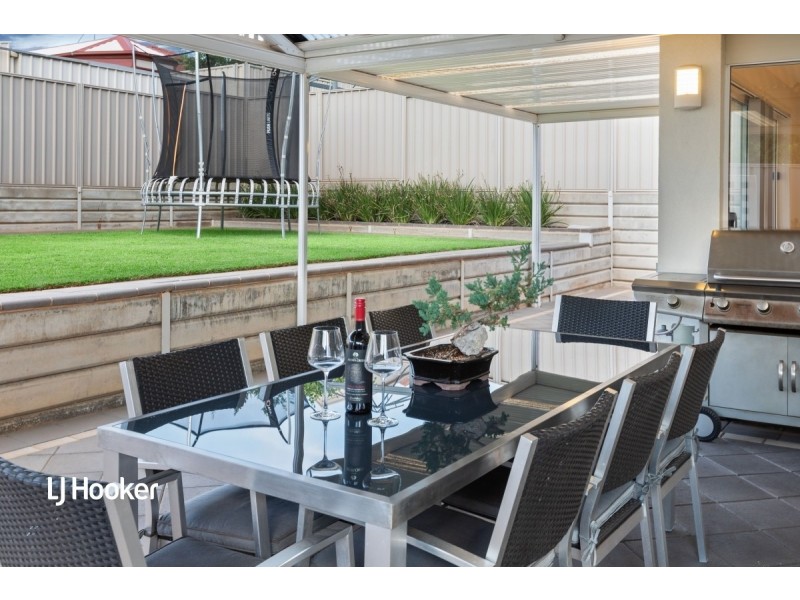 4 Glanville Crescent, Gulfview Heights SA 5096