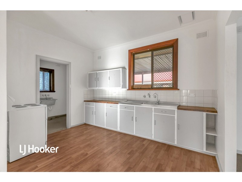 8 Atkinson Road, Elizabeth Downs SA 5113