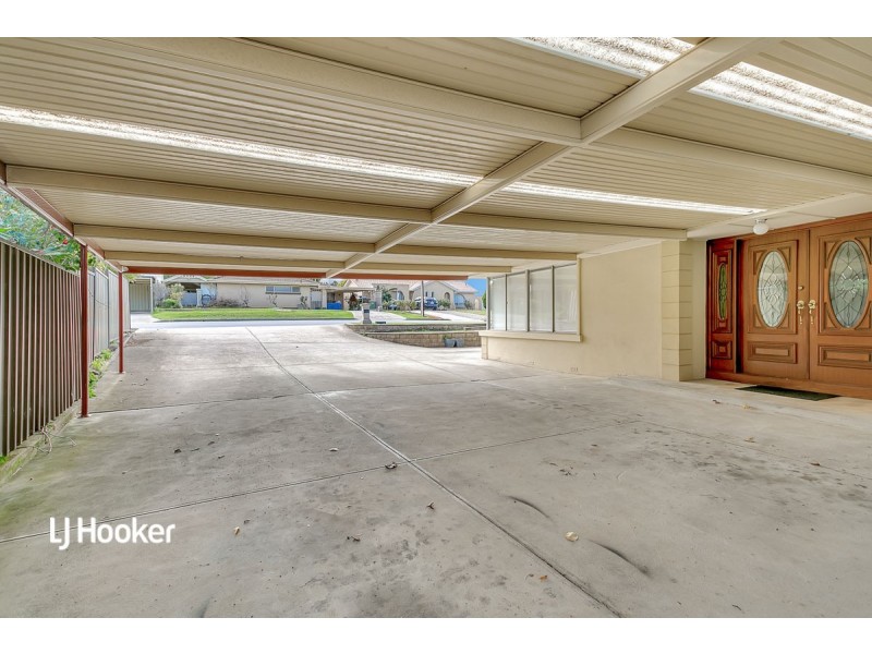 4 Heathcote Court, Redwood Park SA 5097