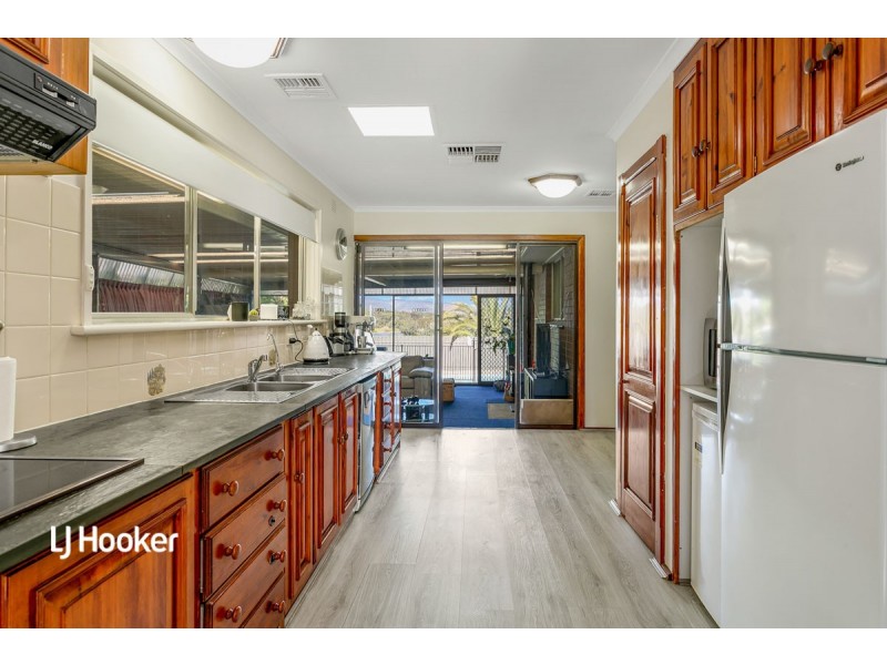 4 Heathcote Court, Redwood Park SA 5097