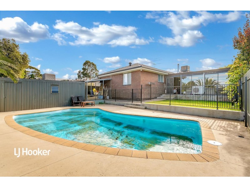 4 Heathcote Court, Redwood Park SA 5097
