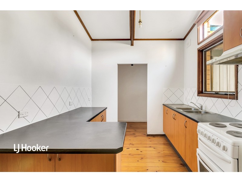 6 Burford Street, Elizabeth Downs SA 5113