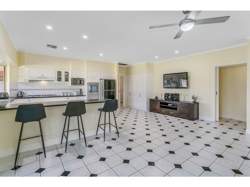 18 Anare Street, Greenwith SA 5125