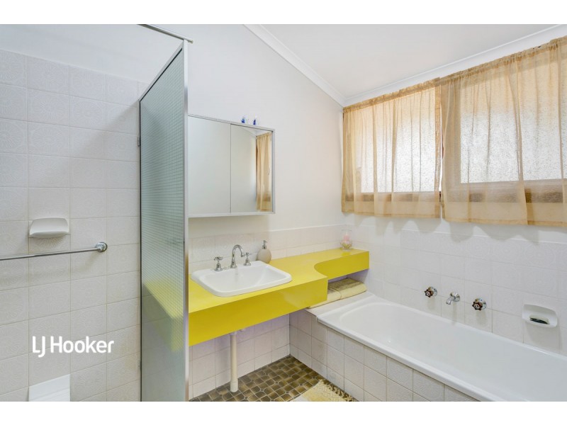 80 Currawong Crescent, Modbury Heights SA 5092