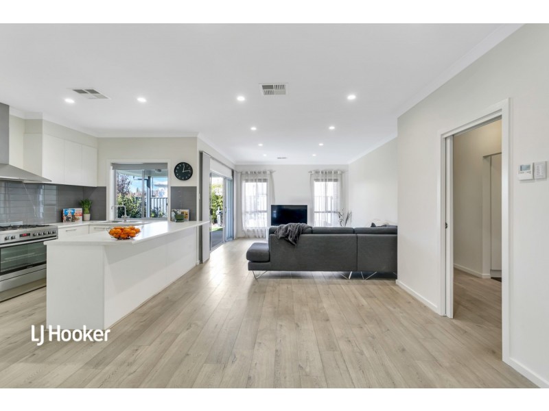 28 Shoalhaven Circuit, Mawson Lakes SA 5095