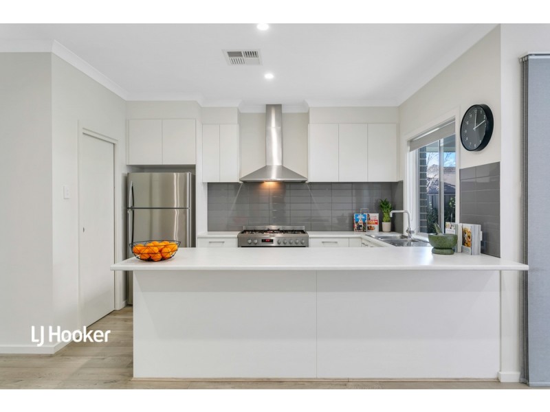 28 Shoalhaven Circuit, Mawson Lakes SA 5095