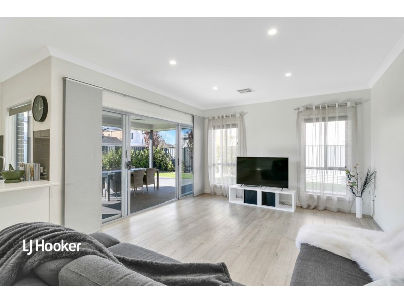 28 Shoalhaven Circuit, Mawson Lakes SA 5095