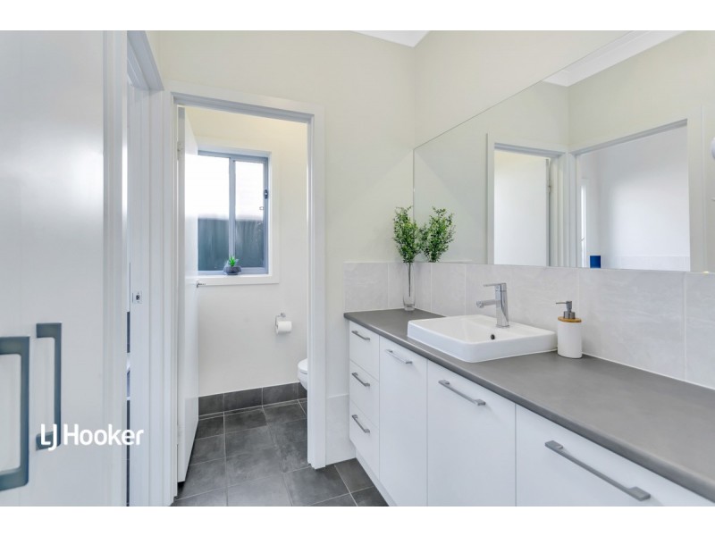 28 Shoalhaven Circuit, Mawson Lakes SA 5095