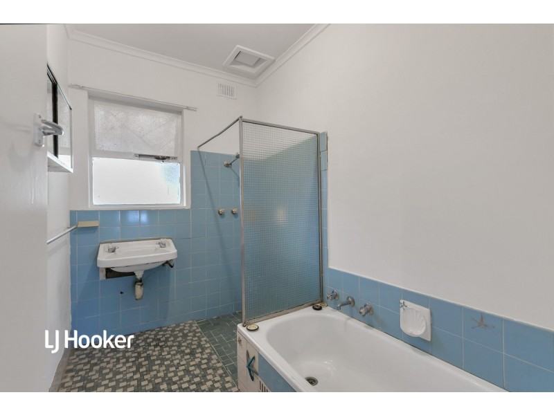 2 Billabong Road, Para Hills SA 5096