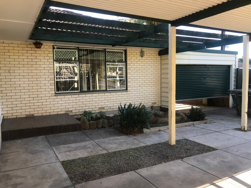 8 Chatsworth Avenue, Valley View SA 5093