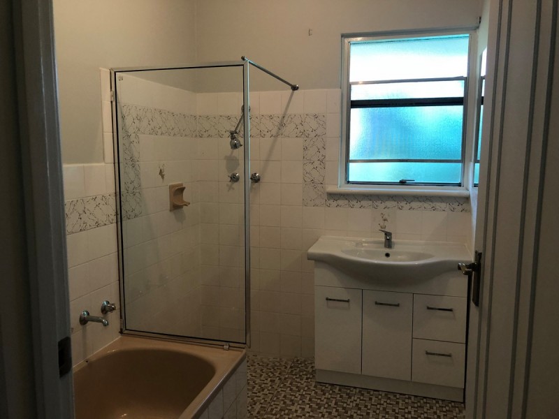 8 Chatsworth Avenue, Valley View SA 5093