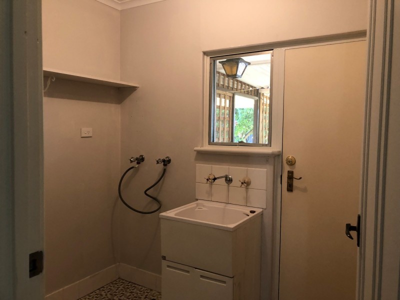 8 Chatsworth Avenue, Valley View SA 5093