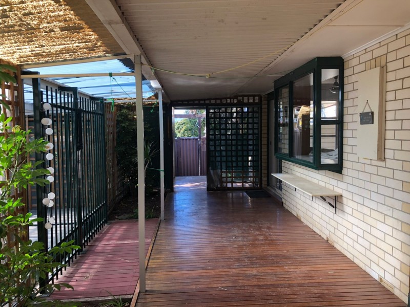 8 Chatsworth Avenue, Valley View SA 5093