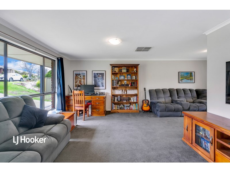 8 Taranaki Court, Greenwith SA 5125