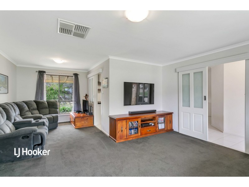 8 Taranaki Court, Greenwith SA 5125