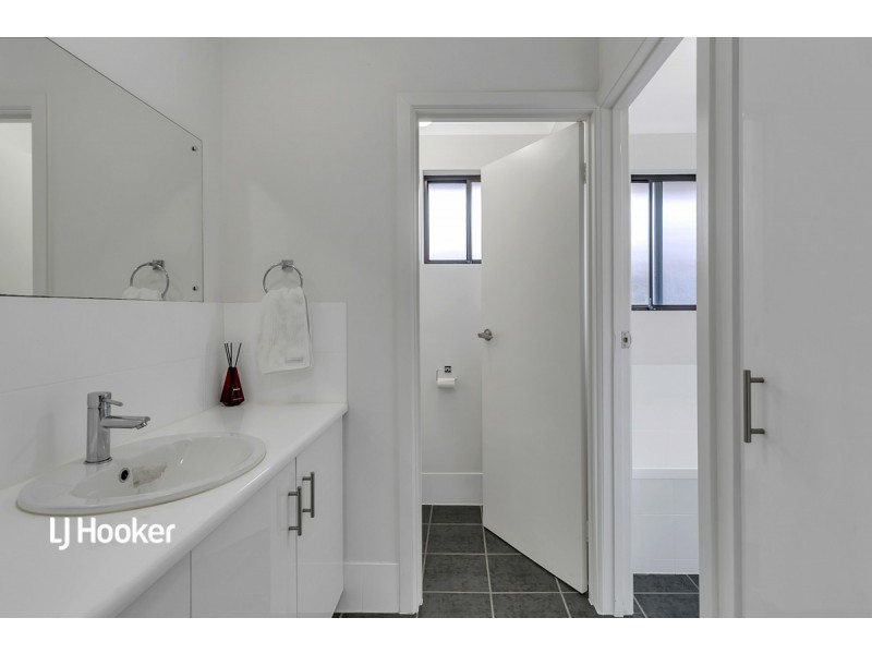 8 Taranaki Court, Greenwith SA 5125