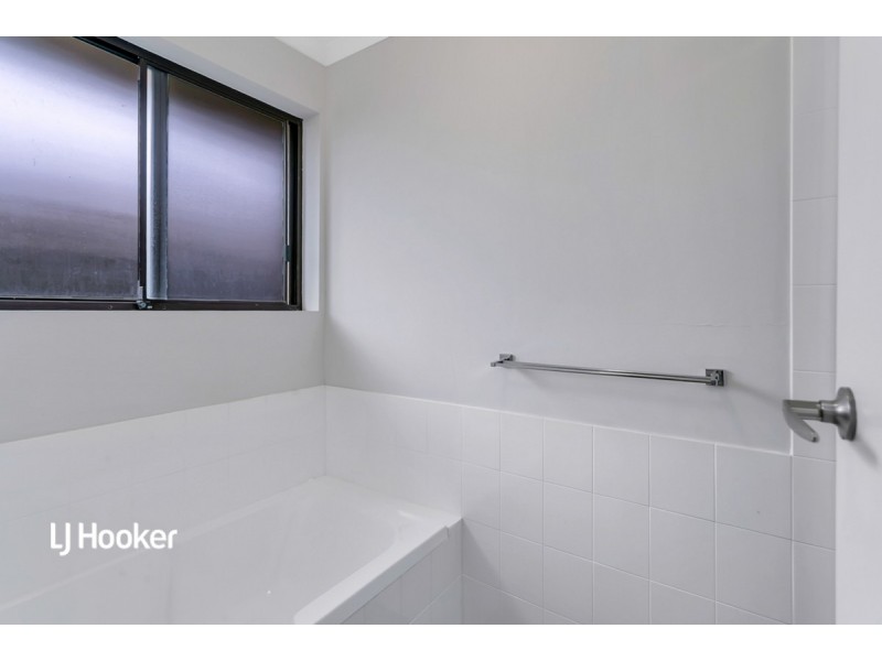 8 Taranaki Court, Greenwith SA 5125