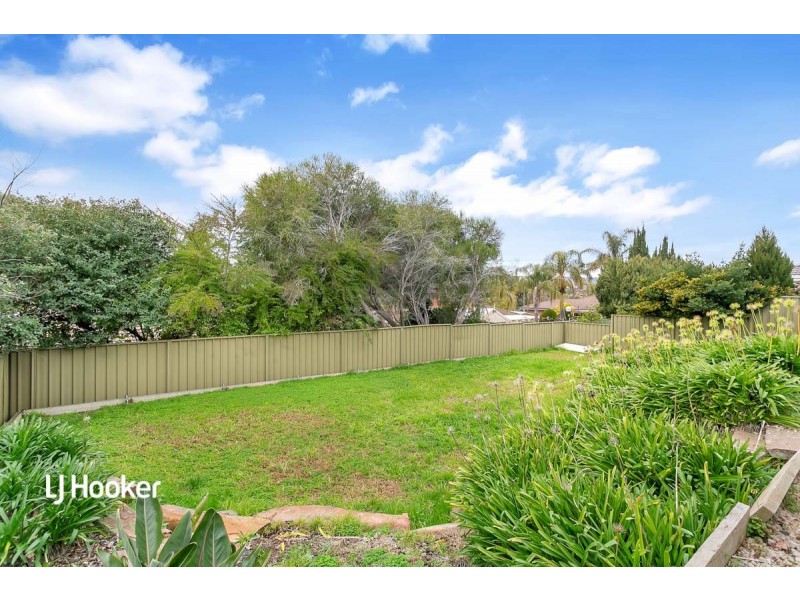 8 Taranaki Court, Greenwith SA 5125