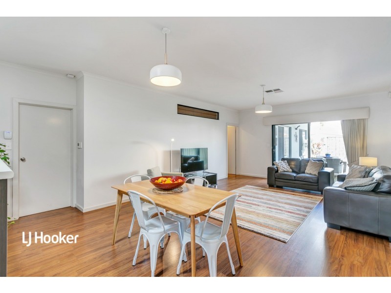 18 Mackenzie Circuit, Mawson Lakes SA 5095