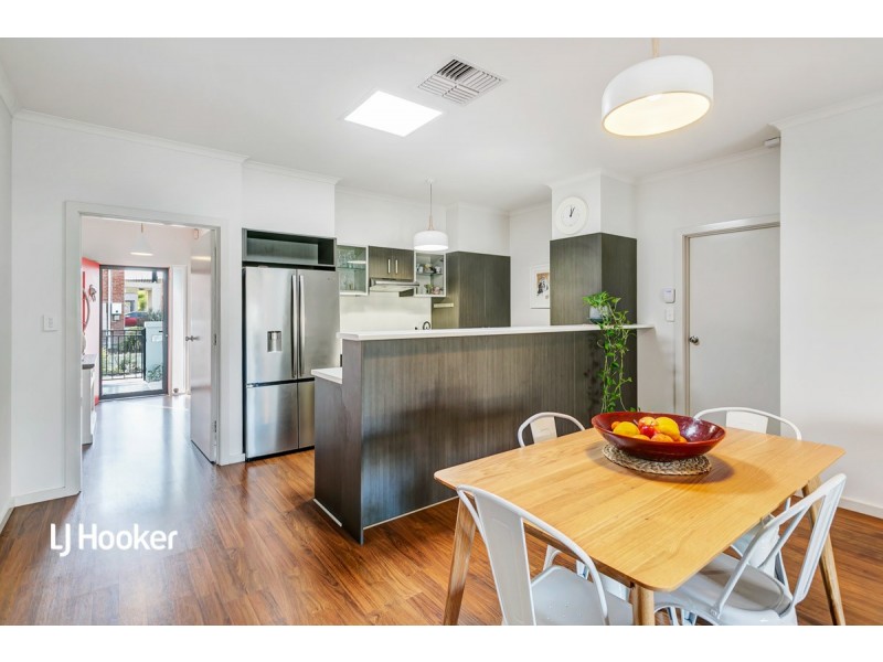 18 Mackenzie Circuit, Mawson Lakes SA 5095