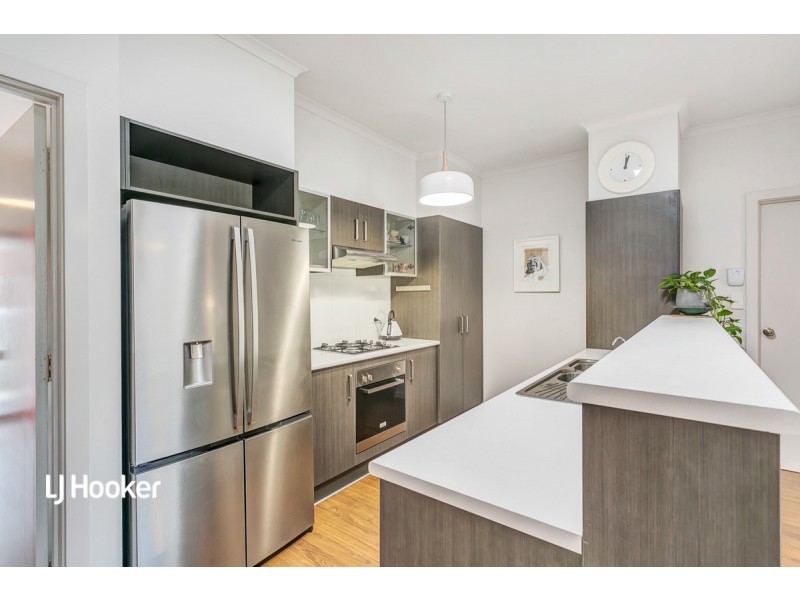 18 Mackenzie Circuit, Mawson Lakes SA 5095