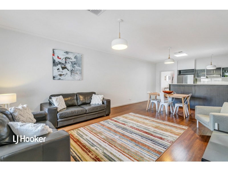 18 Mackenzie Circuit, Mawson Lakes SA 5095