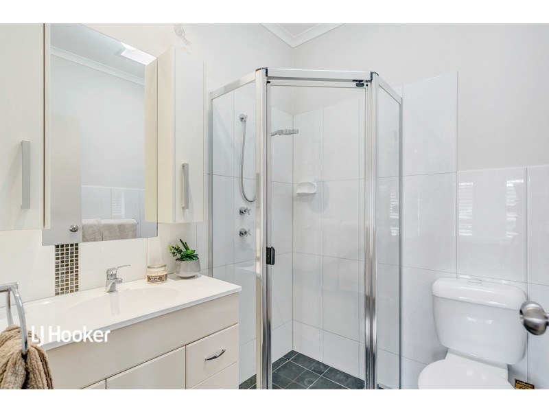 18 Mackenzie Circuit, Mawson Lakes SA 5095