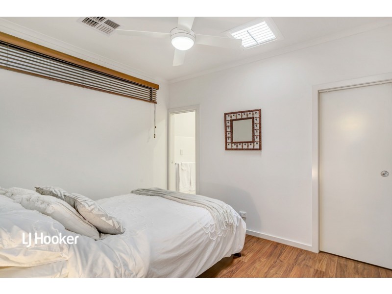 18 Mackenzie Circuit, Mawson Lakes SA 5095