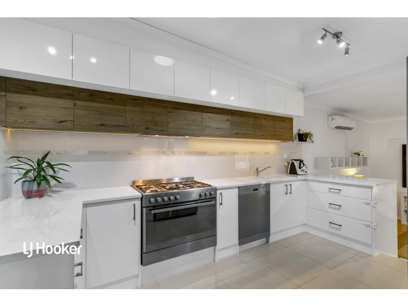 9 Valda Road, Para Hills SA 5096