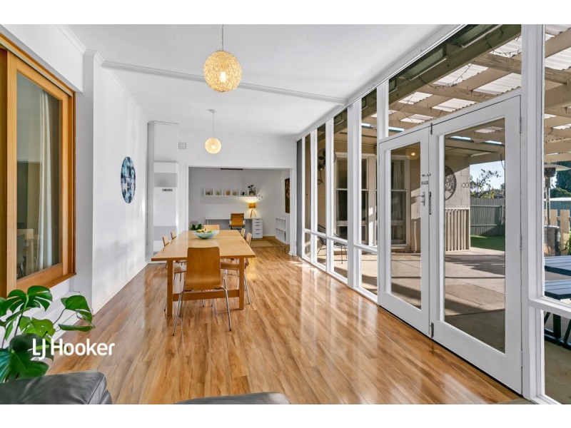 9 Valda Road, Para Hills SA 5096