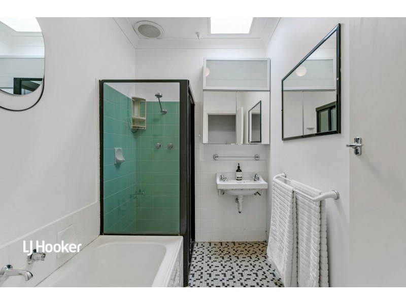 9 Valda Road, Para Hills SA 5096