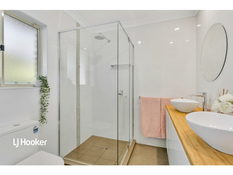 32 Petworth Parade, Greenwith SA 5125