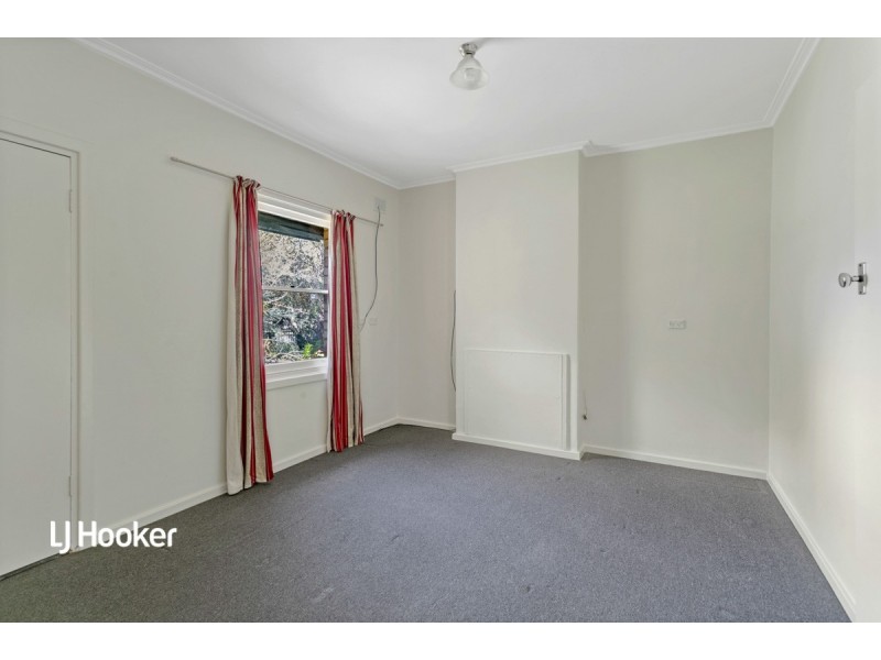 24 Knowles Road, Elizabeth Vale SA 5112