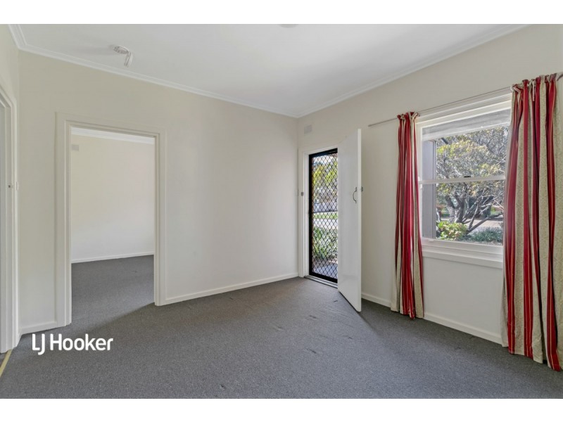 24 Knowles Road, Elizabeth Vale SA 5112