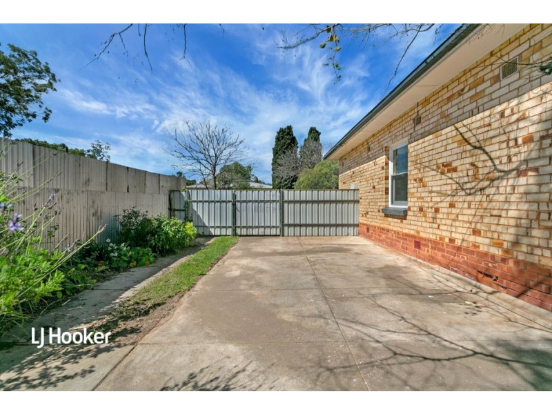 24 Knowles Road, Elizabeth Vale SA 5112