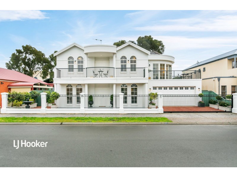 32 Maple Circuit, Mawson Lakes SA 5095