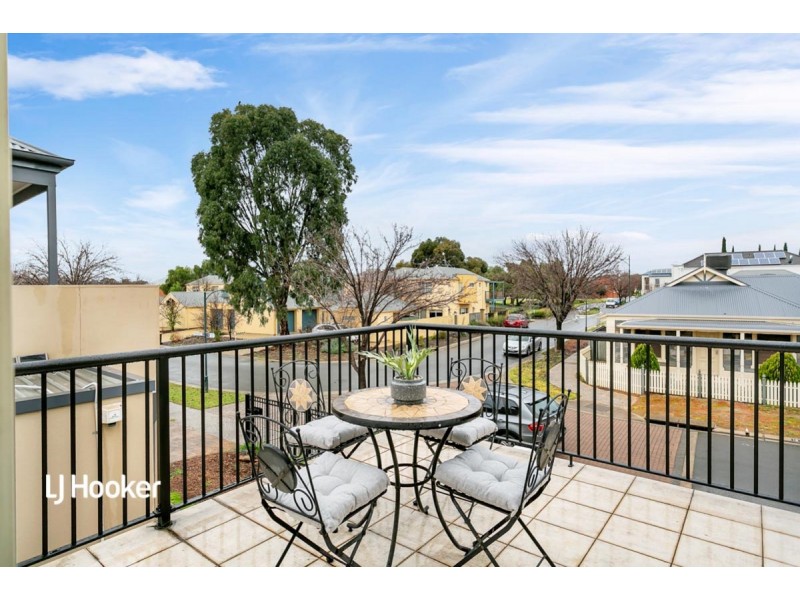 32 Maple Circuit, Mawson Lakes SA 5095