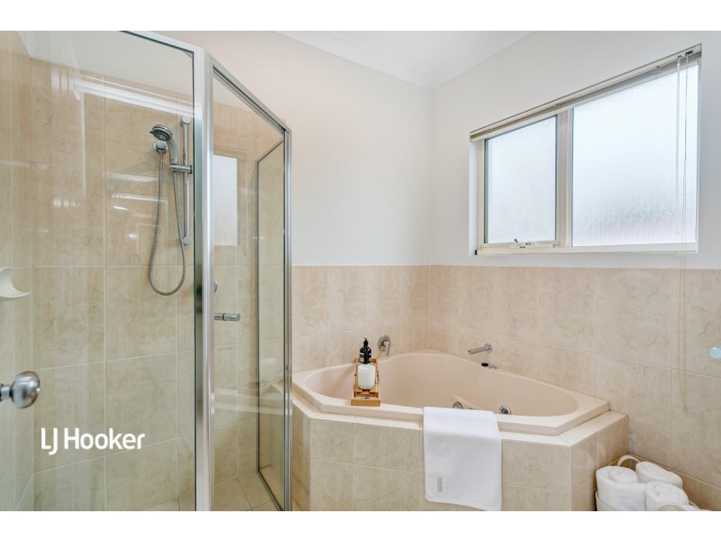 32 Maple Circuit, Mawson Lakes SA 5095