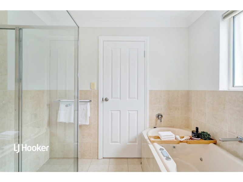 32 Maple Circuit, Mawson Lakes SA 5095