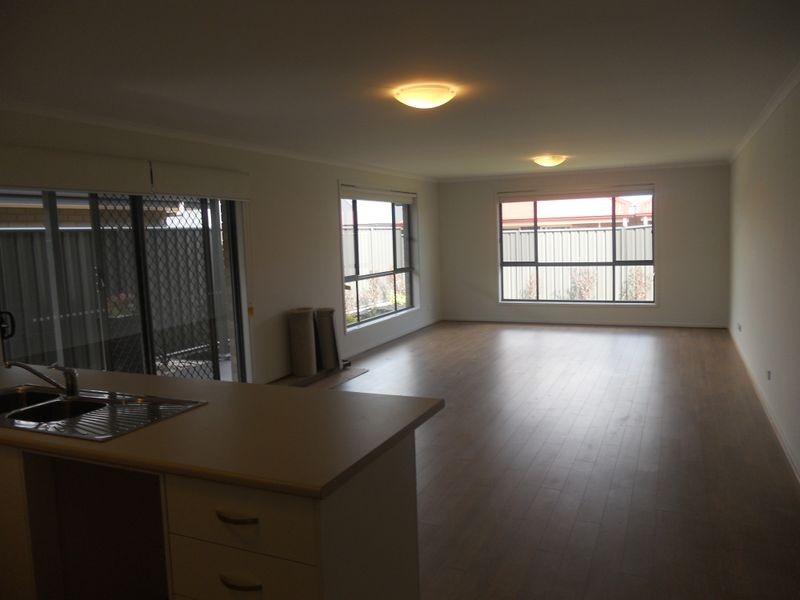 73 Serpentine Circuit, Andrews Farm SA 5114