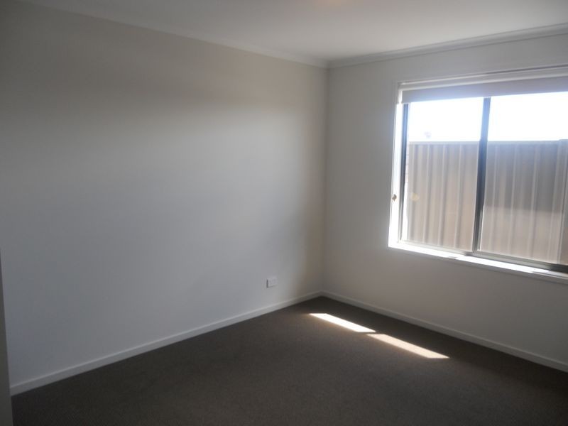 73 Serpentine Circuit, Andrews Farm SA 5114