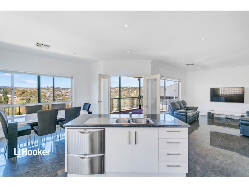 27 Reordan Drive, Greenwith SA 5125