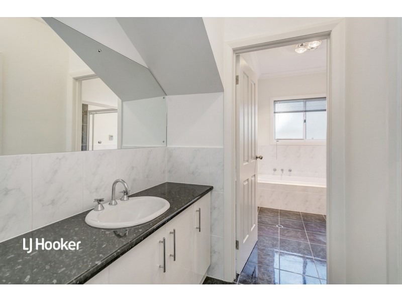 27 Reordan Drive, Greenwith SA 5125