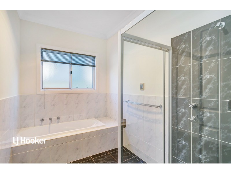 27 Reordan Drive, Greenwith SA 5125