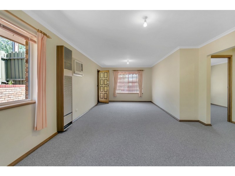 2/20 Whinnen Street, St Agnes SA 5097