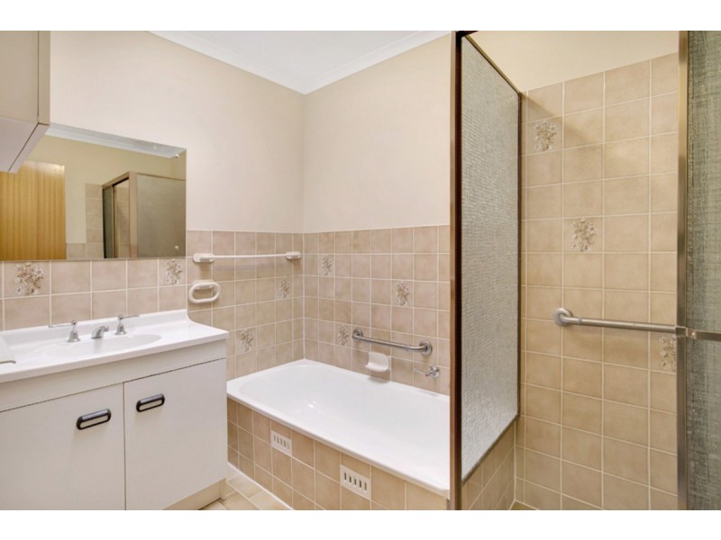 2/20 Whinnen Street, St Agnes SA 5097