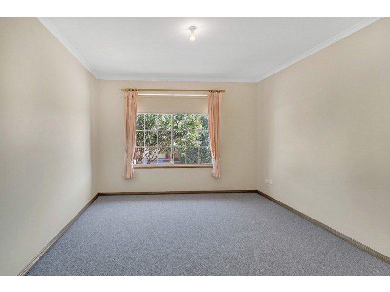 2/20 Whinnen Street, St Agnes SA 5097